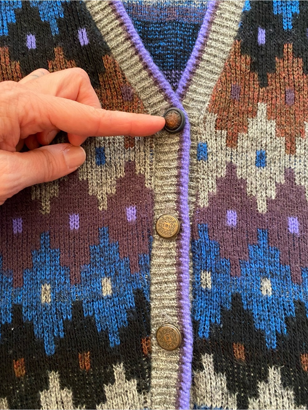 Patterned Vintage Button-Up Vest - Picture 4 of 6